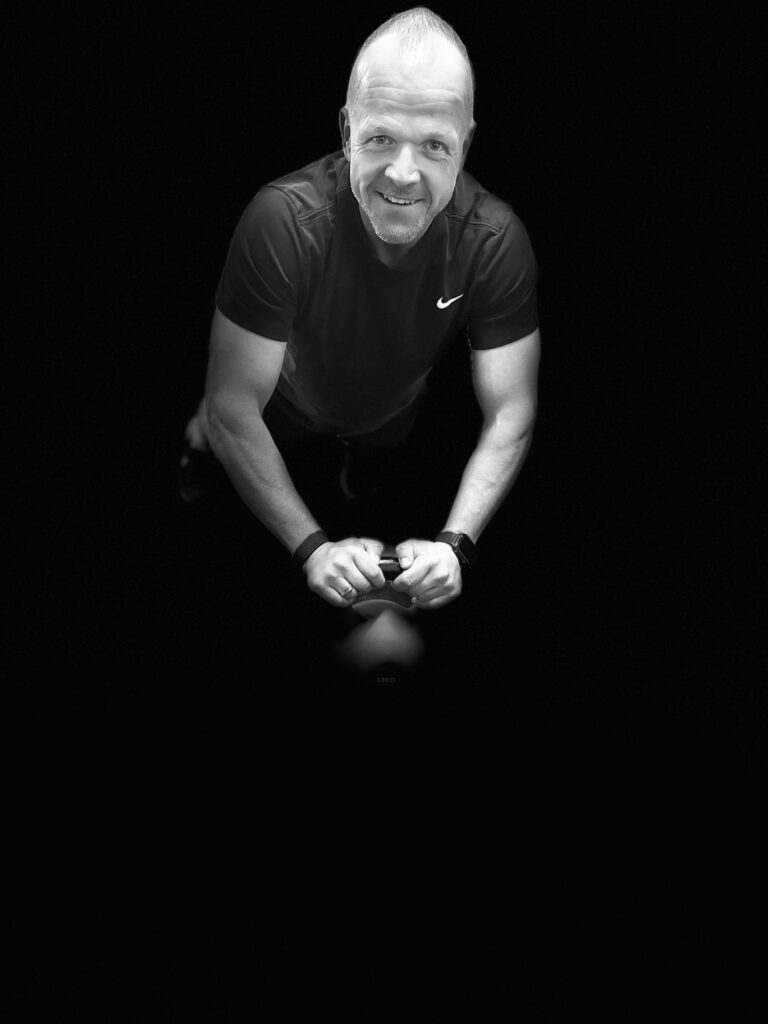Patrick Jürling beim Fitnesstraining – PJ Fitness- & Neuro-Coaching
